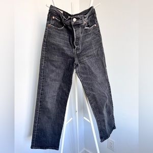 Levi’s Ribcage Straight Jeans in size 26